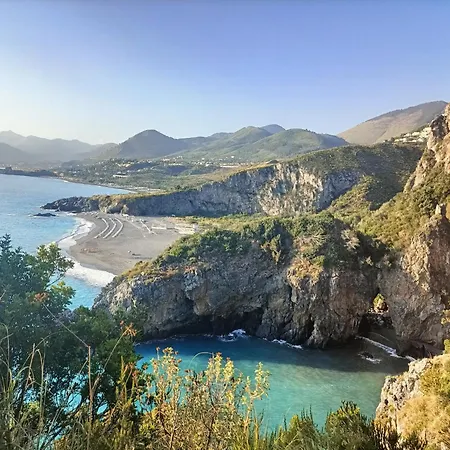 Elegant 150m From The Scalea