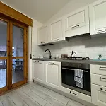 Apartment Elegant 150m From The *