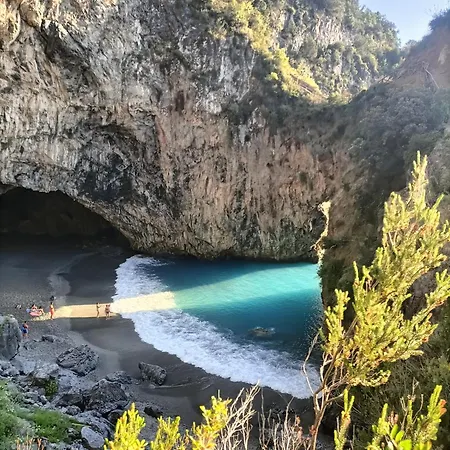 Elegant 150m From The Lägenhet Scalea