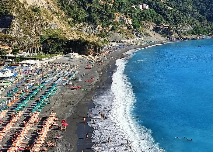 Elegant 150m From The Scalea