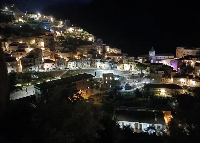 Elegant 150m From The Apartman Scalea