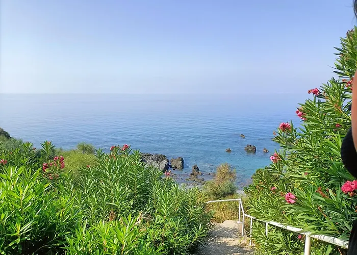 Apartman Elegant 150m From The Scalea